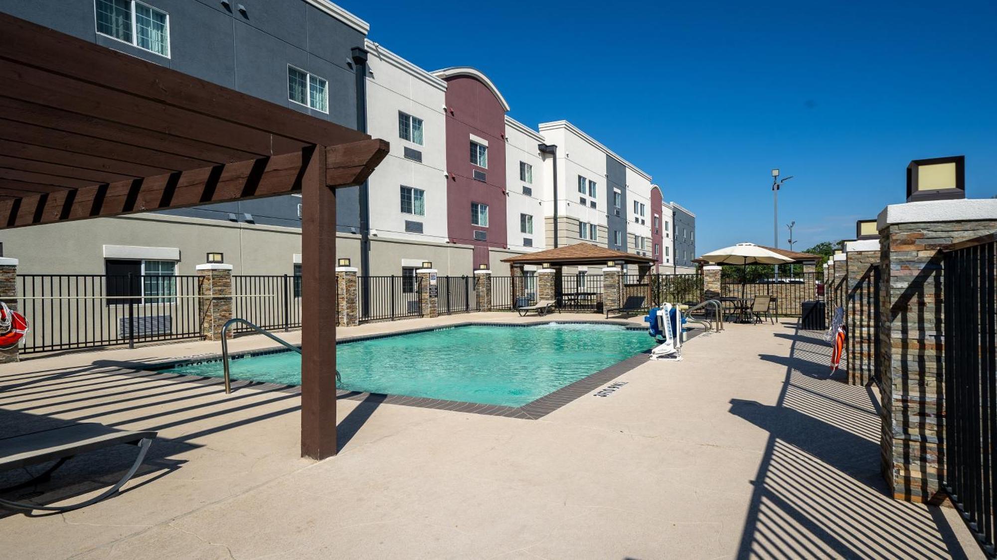 Hotel Candlewood By Ihg Baytown