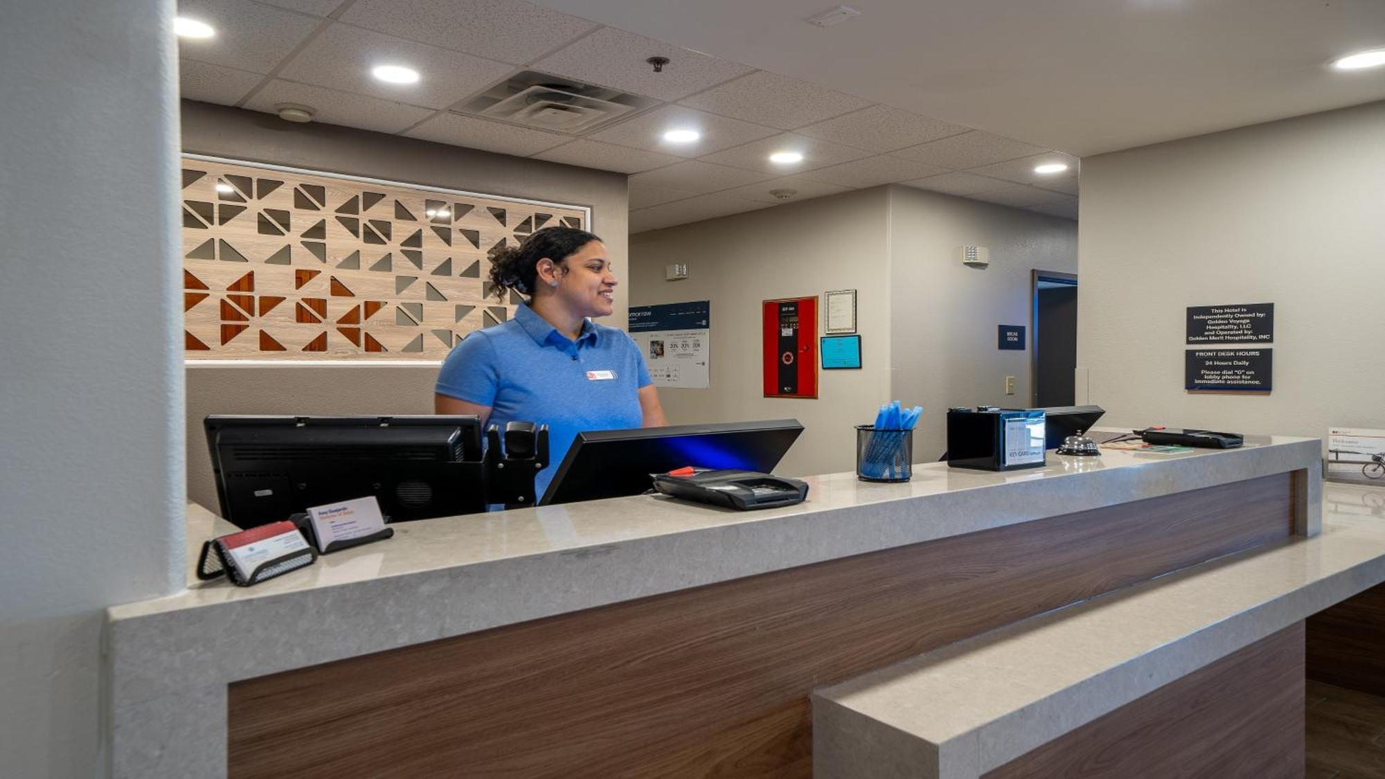 Candlewood By Ihg Hotel