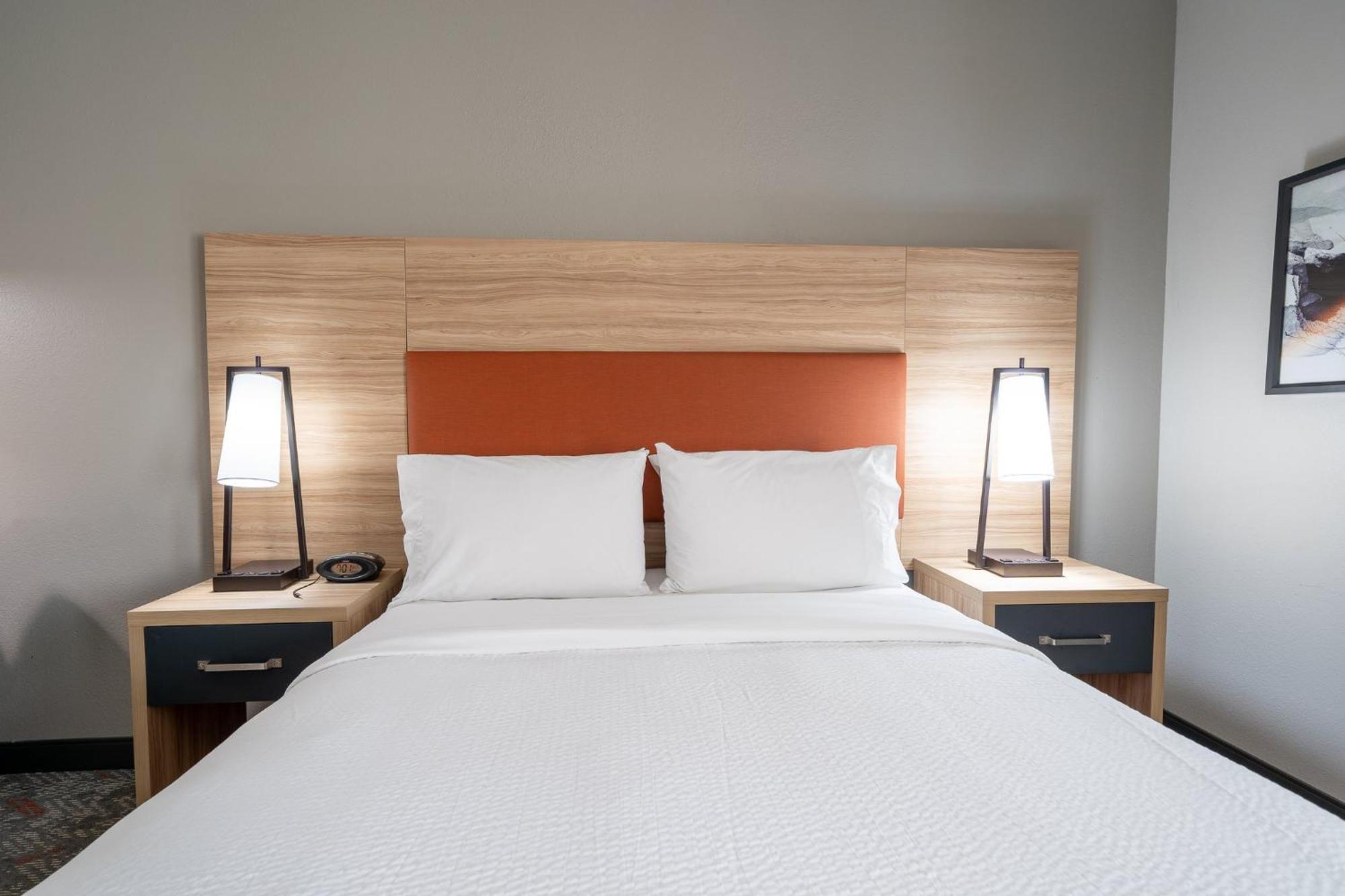 Candlewood By Ihg Hotel Baytown