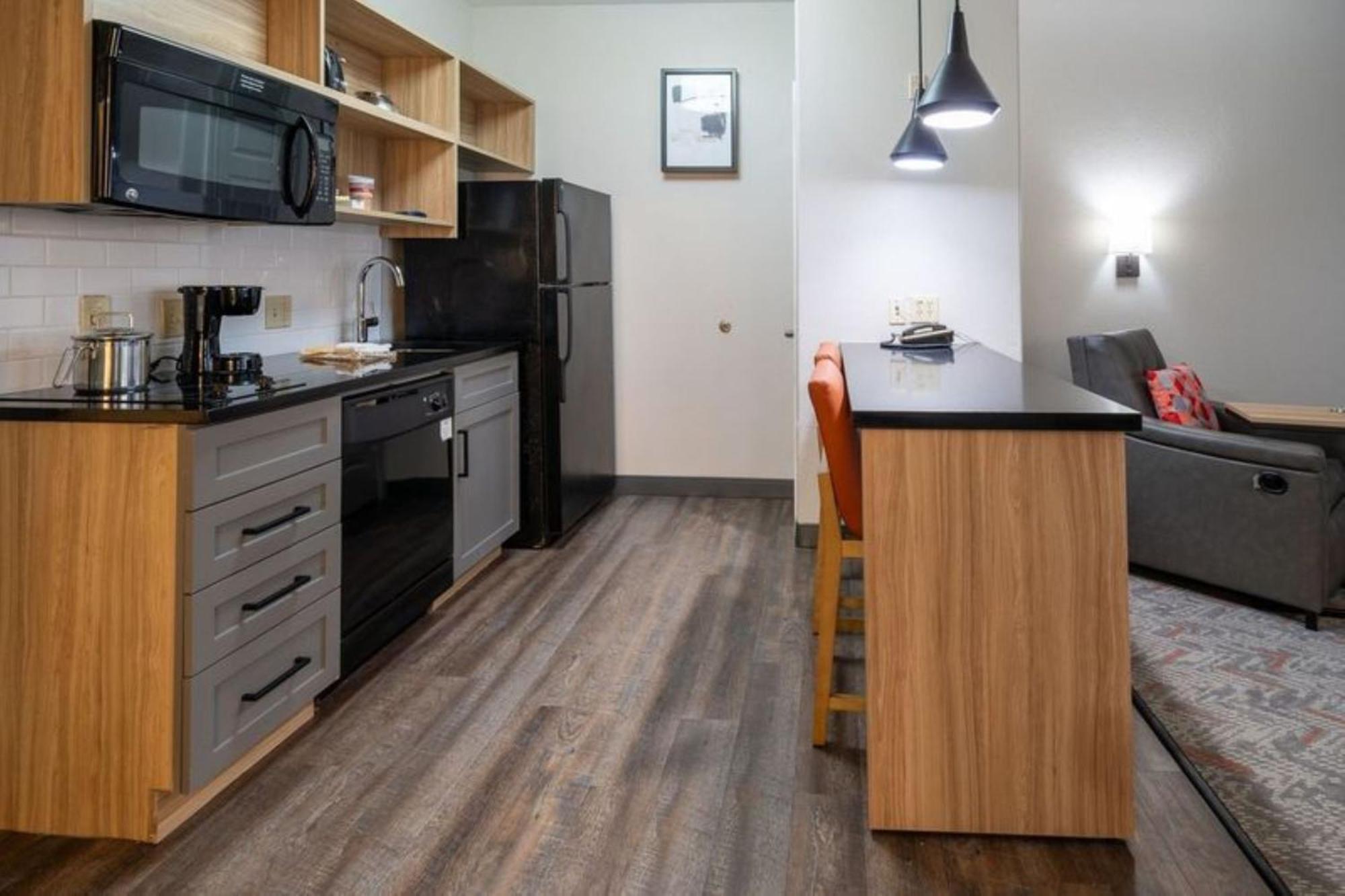 Candlewood By Ihg Hotel Baytown